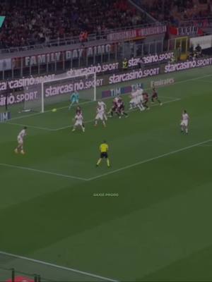 A post by @giuse.prods on TikTok caption: giroud’s first hat-trick for the rossoneri 🔴⚫️😍 #giroud #fyp #viral #football #seriea #giuseprods #acmilan 