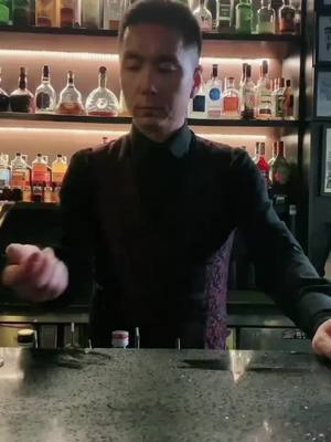 A post by @theanh200786 on TikTok caption: Bartender#bartendersoftiktok #phachechuyennghiep #cocktail #bartender #phache #LearnOnTikTok #xuhuong #foryoupage #xyzbca 