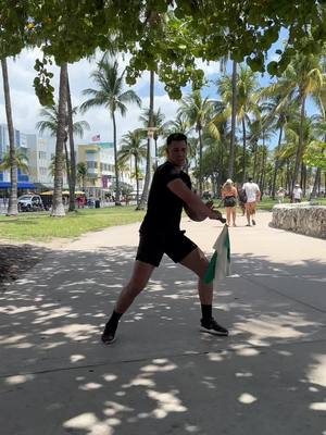 A post by @doniscoronel on TikTok caption: Kung fu donde sea  #miamibeach #musclebeach #kungfu #stuntdouble  🎥 @Laura Biondo 