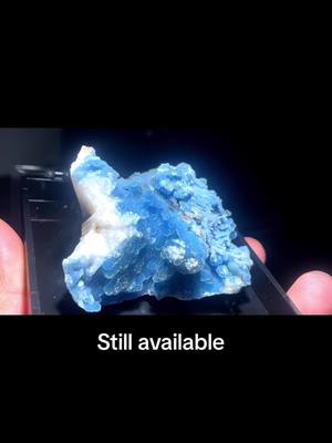 A post by @mineralspecimen0 on TikTok caption: Who like get this one? #interestingcrystals #gemstones #crystalhealing #crystaltiktok #beautiful #findingrocks 