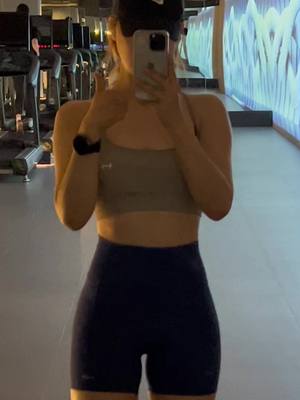 A post by @gpfflsdl_nokcha on TikTok caption: 오늘 뭐해?!   난 유산소 ^_^ #workout #gym #추천떠라 #추천추천 #다이어트 #다이어트자극 #운동하는여자 