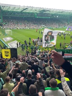 A post by @pod_1888 on TikTok caption: Kyogo leading the celebrations 🎙️  ##celtic##celticglasgow##footballfans##greenbrigade##kyogo##kyogofuruhashi@@Celtic Football Club