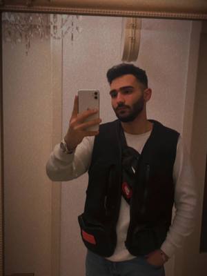 A post by @marvin.to10 on TikTok caption: #CapCut #videofototrend #trendfotovideo #capcuttrends #capcutedits #videotrends #outfitcheck #halalboy #outfitoftheday #randomvideotrend #fitcheck #capcuttemplate #outfitboys #picturetrends #beautifulboy #capcuttrend #outfitideasmen #styleoutfitsmen #newstyle 