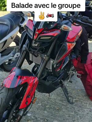 A post by @lafilleauxcheveuxrouges on TikTok caption: #pourtoi #balademoto #motard #motarde #motos #125cc #mt125 #yamaha