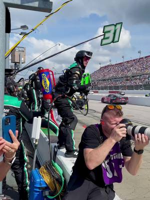 A post by @thedrewdaily on TikTok caption: #nascar #pitcrew #pitstop #changetires #chevy #teamwork #darlington #speed #racing 