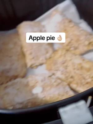 A post by @mamayetzkie on TikTok caption: #applepie  #cookwithlove  #mamascooking  #fypシ 