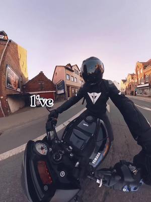 A post by @franss_94 on TikTok caption: #bikerlife #fy #yamaha #insta360x3 #fz8 #viral @insta360_official 