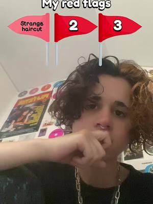 A post by @celiabrlt on TikTok caption: Laissez mes cheveux tranquilles👺