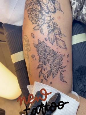 A post by @jessicaexana on TikTok caption: NewTattoo^ #tattoo #tattoos #tattooartist #tattooflower