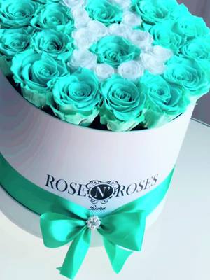 A post by @rose.n.roses.italia on TikTok caption: Tiffany Roses #tiffany #greetings #roses #gift