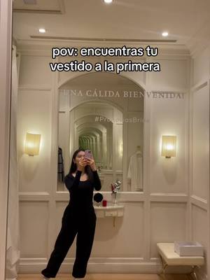 A post by @paulalutao on TikTok caption: Con lo indecisa que soy 🥹 #parati #vestidodenovia #pronovias #weddingtiktok #fyp #culturamixta 