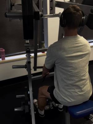 A post by @j_hildyy on TikTok caption: Back day baby #jym 