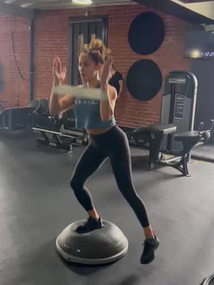 A post by @jainaleeortiz on TikTok caption: Getting it IN w/ @murphyfitness