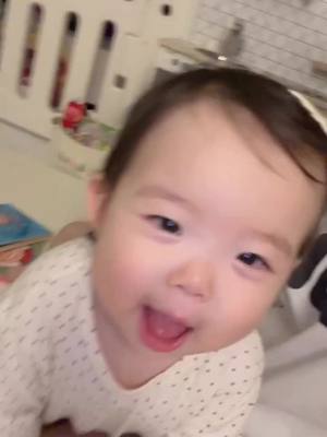 A post by @mevababydangiu on TikTok caption: #baby #Love #cute #babylove 