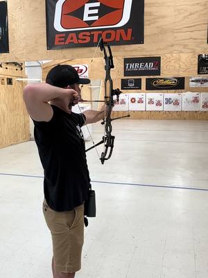 A post by @bradyhempen on TikTok caption: So clean😮‍💨 #fyp #hoytarchery #extramiddle 