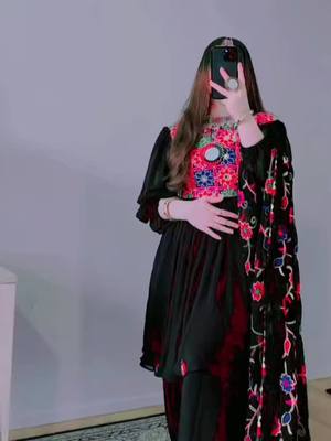 A post by @kinatafghan2003 on TikTok caption: #afghangirl #🇦🇫 #duet #pashto #song #unfreezemyaccount #viralvideo 