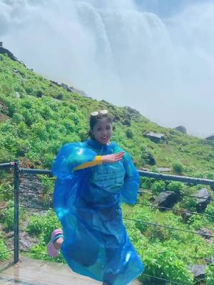 A post by @i.m.smita.9d on TikTok caption: Barso re in Niagara falls 💃🏻 #barsore #barsoremeghamegha #bollywoodsong #bollywooddance #aishwaryarai #trending #fypage #niagarafalls #newyork #desitik 