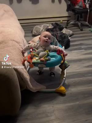 A post by @sara.1314181829 on TikTok caption: #drowningpool #boddies #babiesoftiktok #baby #babyrock #rock #headbang #getit 