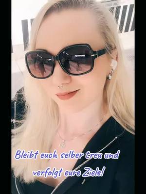 A post by @christinspranger on TikTok caption: #vonblondzumagenta #einzelhandel #GamerGirl #wochenende 