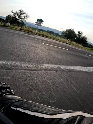 A post by @7tisba7 on TikTok caption: #bikelife #bikelifeworld #motardsfrance #auvergnerhonealpes #motard #1n23456 #yamaha #r6 #yamahar6 #yzfr6 #pourtoi 