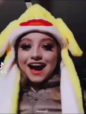 A post by @karolswaves on TikTok caption: The cutest girl💛🥺 #parati #foryou #karolsevilla 