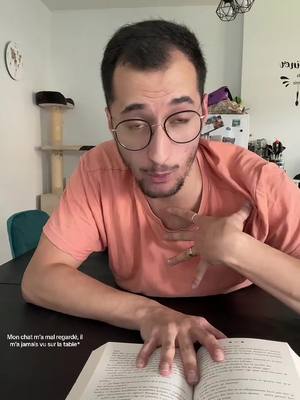 A post by @fernando_dmt on TikTok caption: Comment fait un handicapé pour : Lire Pose ta question en com !                                             #commentfaitunandicapepour #fypシ #question 