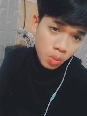 A post by @virak3333 on TikTok caption: #កូនអ្នកព្រៃវែង #ពលកកូរ៉េ🇰🇭✈🇰🇷🥰 បងសន្យាថាមិនប្រែ❤️👩‍❤️‍👨