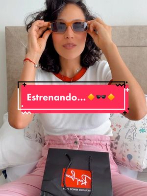 A post by @marissamur on TikTok caption: Amo cuando me mandan sorpresitas tan cool🔸🕶️🔸 #Rayban #Rompiendo #CreadoresDelMañana #TikTokFashion