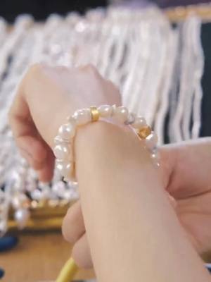 A post by @zhouyaogood on TikTok caption: Pearl Bracelet #pearl #foryou #bracelet #beautiful