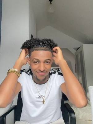 A post by @habuozil on TikTok caption: #habuozil  #eritreanmusic #eritreantiktok #habeshatiktok #eritreantiktok🇪🇷🇪🇷habesha