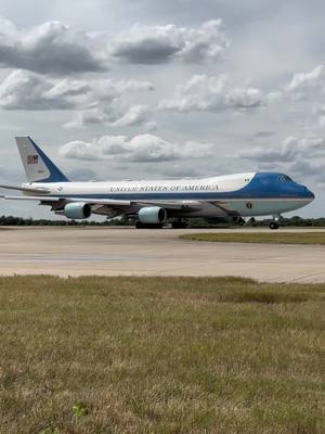 A post by @ts4v on TikTok caption: Air Force One taxi and takeoff yesterday after the Presidents visit to the UK 🇬🇧✈️ #airforceone #potus #747 #boeing #aviation #rare #Summer #fyp #viral 