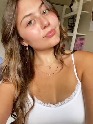 A post by @bellamgreco on TikTok caption: bare face and hair done>>>