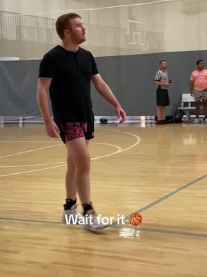 A post by @.michelle_2020 on TikTok caption: Nice shot Gavin🏀👊#basketball #stephcurry #fyp #oklahomamomma #foryou #helovesthisgame 