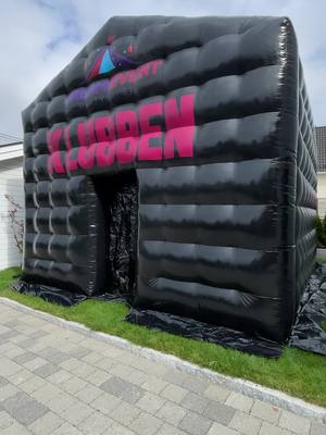 A post by @dreamevent.no on TikTok caption: Ta festen til et nytt nivå med vår  oppblåsbare nattklubb-leie - et  ekte blikkfang for din pop-up fest! #fyp #foryoupageofficiall  #viral #inflateable #popup #popupparty #nightout #nightparty #chillout #hangout #vacation #party #portable #partyanywhere #weekendvibes #weekendspecial #summervibes #birthdayparty #specialevents #gardenparty