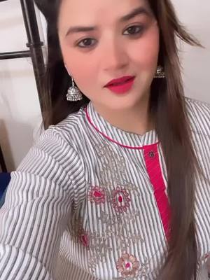 A post by @sonii.111 on TikTok caption: ❤️❤️❤️#bollywoodsong #foryou #featureme 