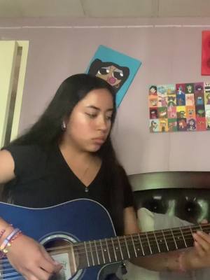 A post by @vivi.musicc on TikTok caption: conexion divina- odio  havent heard anyone do this one #guitarra #conexiondivina #requinto 