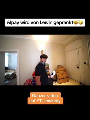 A post by @lewinray.highlight on TikTok caption: Habt ihr das auch schonmal bei Freunden gemacht?✌🏻😅 #trend #viral #lewinray #explore #fyp #lustig 