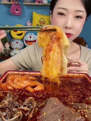 A post by @liketoeat886 on TikTok caption: Episode 345:delicious food#eatingshow #foodchallenge#tiktokfoodie#food#foodies#foodtiktok #Foodie #eating#delicious #tiktokfood #eatingasmr#eatingchallange #fypシviral #foryou#video #yummy #yummyfood#eatingasmr #eatingchallange