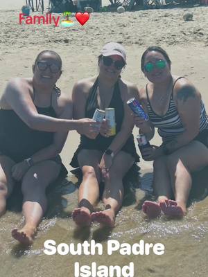 A post by @rosiegutz1 on TikTok caption: #family #familia #beach #southpadreislandtexas #fypage #beachlife #vacation #foryoupage