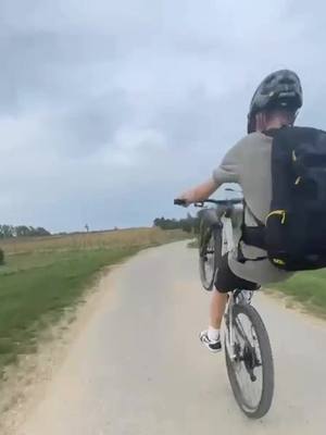 A post by @nils_smtb on TikTok caption: #paulaner #viral #fypシ #mtb #manual @⚔️Le_Leon23⚔️