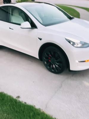 A post by @mase.32 on TikTok caption: New 2023 Tesla Model Y Perforamce…shes a beauty 😻#tesla #modelY #modelyperformance #teslatok #fyp #EV #electriccar #electricvehicle #hardware4 #fyp #suv #suvcrossover