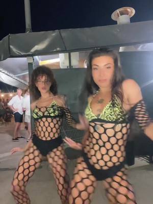 A post by @blaacktino on TikTok caption: QUE RICO‼️ DC: @Sofia Mae @marta trejo 