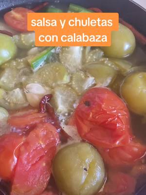 A post by @vero.benitez on TikTok caption: #comidamexicanaverobenitezhurtado  huletas a mmi estilo y salsapicosa