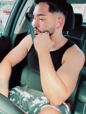 A post by @javierzuaznabar on TikTok caption: 🖤👄🤙#karolg #bichota#🏳️‍🌈 #pride2023🏳️‍🌈 #fypシ