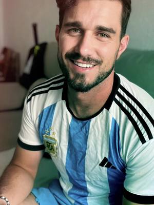 A post by @jorgegalante on TikTok caption: Argentina 🇦🇷💙 #CapCut #yosoyargentino #argentina #tiktokargentino #messi #campeones #camisetaargentina #albiceleste #parati #sobrisa #viral