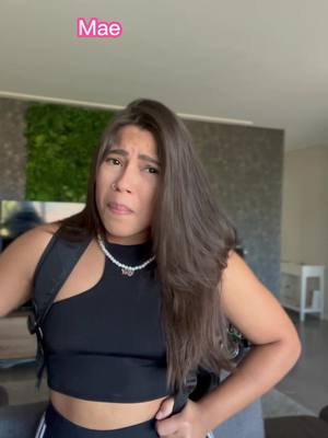 A post by @brendapercontini on TikTok caption: Meus oais sao 100% rigoroso ☹️  #hiphop #rapper #filha #brendapercontini #fyp #maeefilha #mae #angola #brasil #portugal #humor 