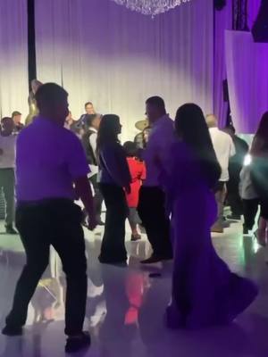 A post by @liseth_leyva on TikTok caption: El Sinaloense💃🏻🕺🏻💜 #elsinaloense #sinaloa #quinceañera #dancing #bailando #fyp #parati #purosinaloaplebes🍅🇲🇽 #explorepage #banda #viralvideo