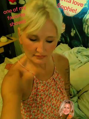 A post by @queenangie1111 on TikTok caption: #foryou #redheartsclub #2brokegirls👱🏻‍♀️👩🏻 #sophieisthebest #floridachick #fyp  Poor Caroline! 🤣🤣