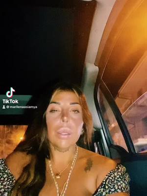 A post by @marilenaasiamya on TikTok caption: #SPIAGGIA #BORA ❤️🌒