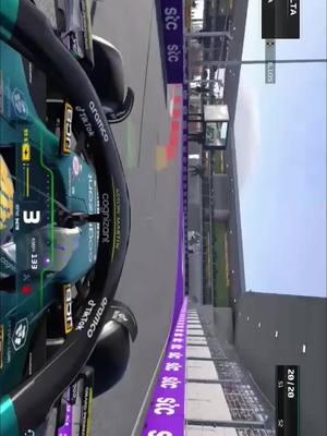 A post by @yael2.00 on TikTok caption: Pasando cerca de los muros en el F1 22#f1 #f12022 #astonmartin #fernandoalonso #jeddah🇸🇦 #autos #game 